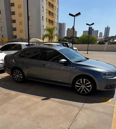 VOLKSWAGEN JETTA 2.0 COMFORTLINE FLEX 4P TIPTRONIC